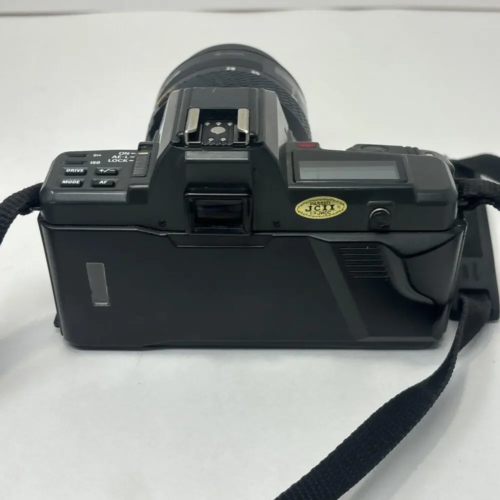 Kyocera Yashica 230 AF 35mm film SLR & 28-85mm f/3.5 Macro Lens New Battery